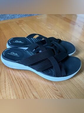 Clarks Cloudsteppers Sandals Mira Isle Black slide Strappy Cushion womens Sz 11